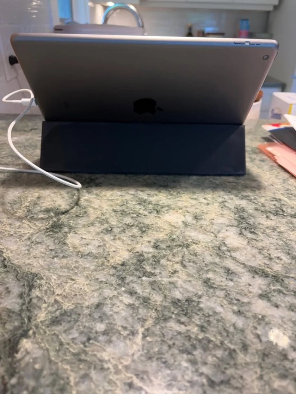 iPad mini w/ folio keyboard and charger